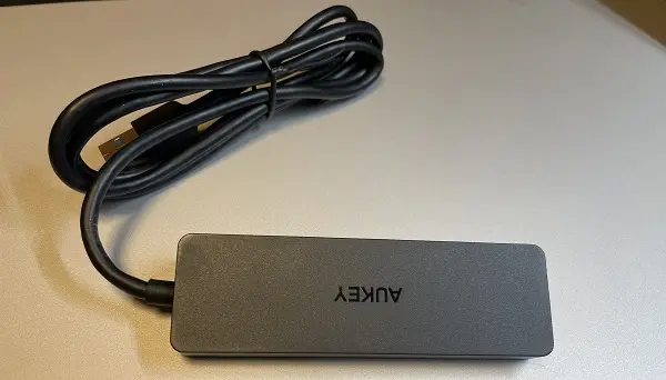 AUKEY CB-H37-BK USBハブ